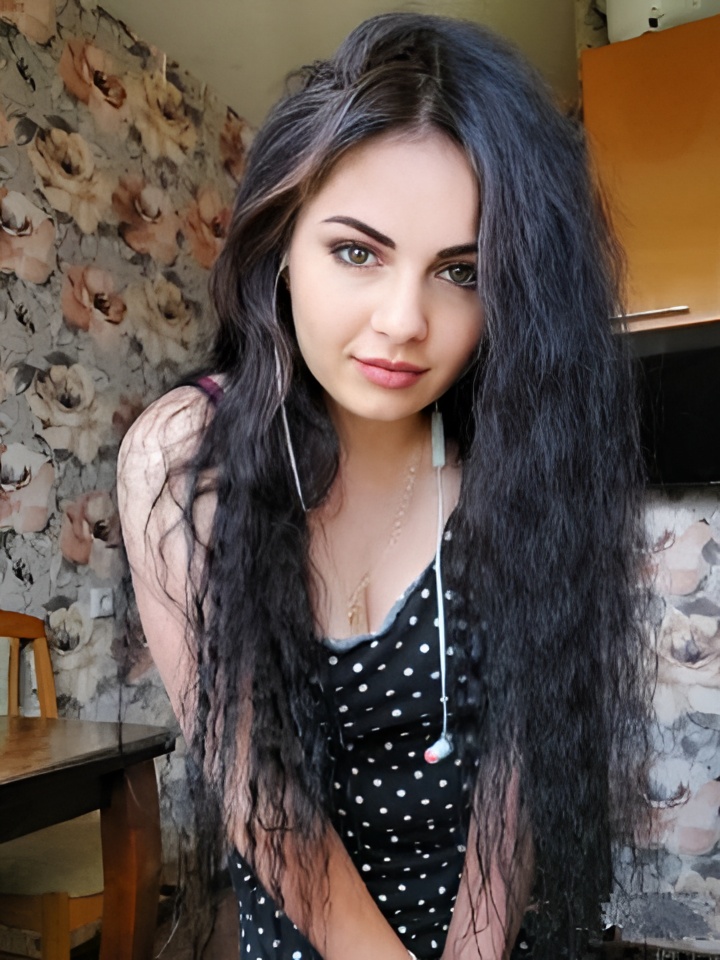 Агнесса привлекальеная девушка из Мамы цена от 2500 руб