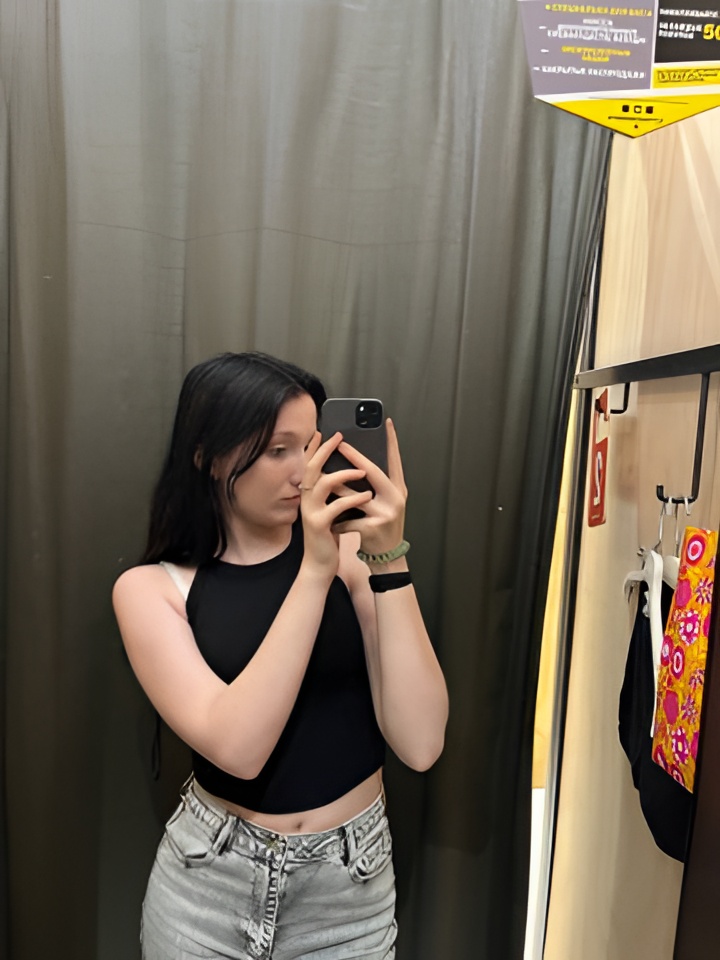 Элина привлекальеная девушка из Мамы цена от 10000 руб