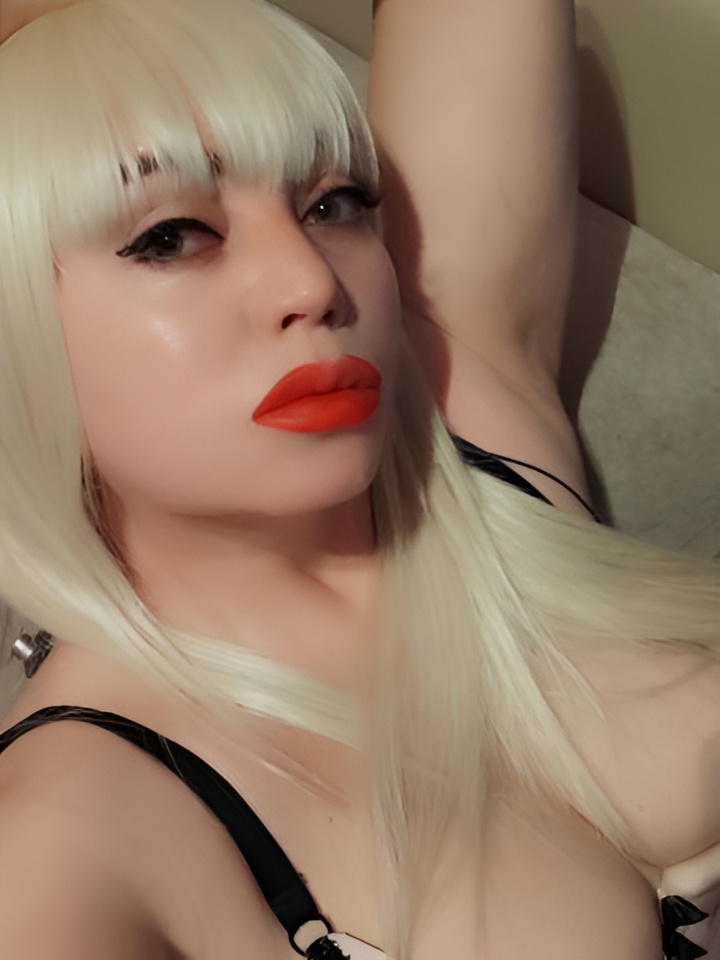 Фрида привлекальеная девушка из Мамы цена от 3000 руб