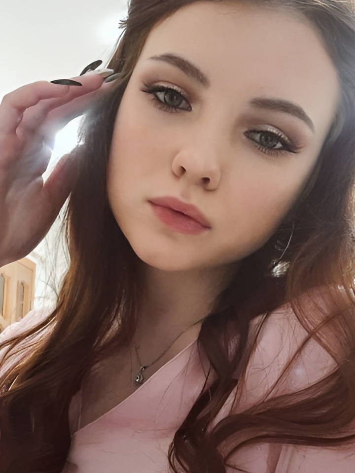 Любовь привлекальеная девушка из Мамы цена от 3000 руб