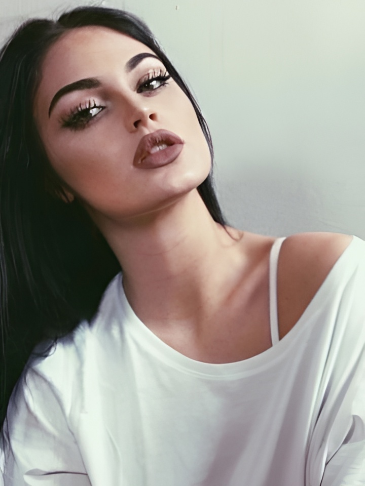 Моника привлекальеная девушка из Мамы цена от 10000 руб