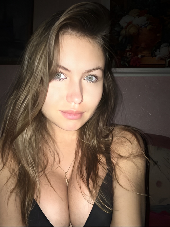 Стефания привлекальеная девушка из Мамы цена от 1500 руб