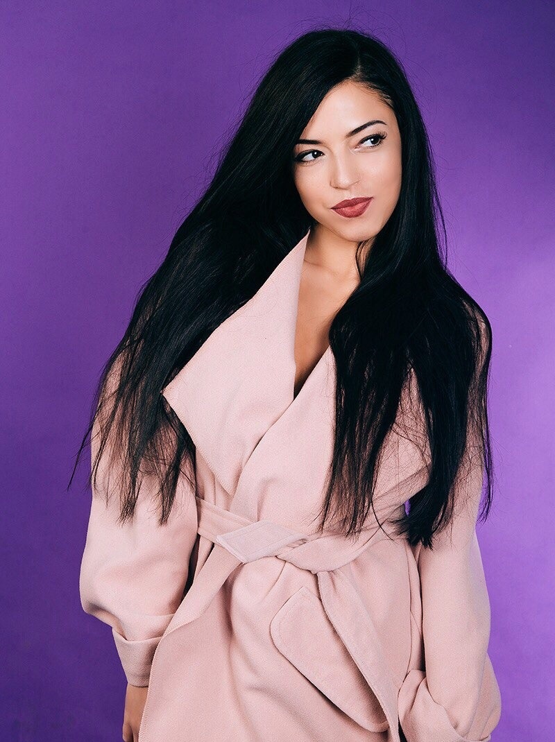 Инна привлекальеная девушка из Мамы цена от 3000 руб