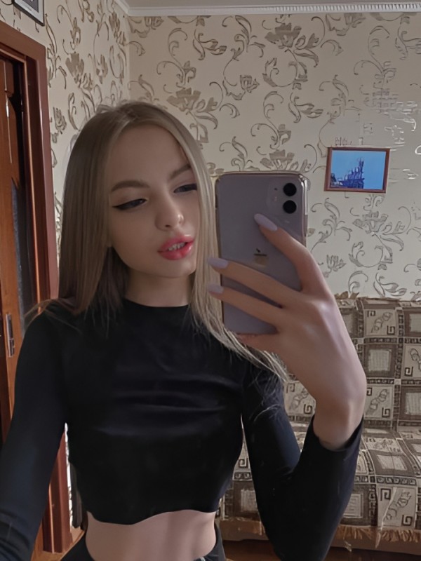 Ева привлекательная девушка из Мамы цена от 4000 руб