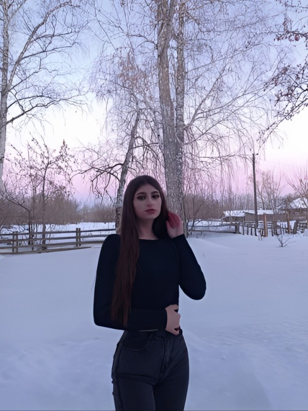 Кира привлекательная девушка из Мамы цена от 5000 руб