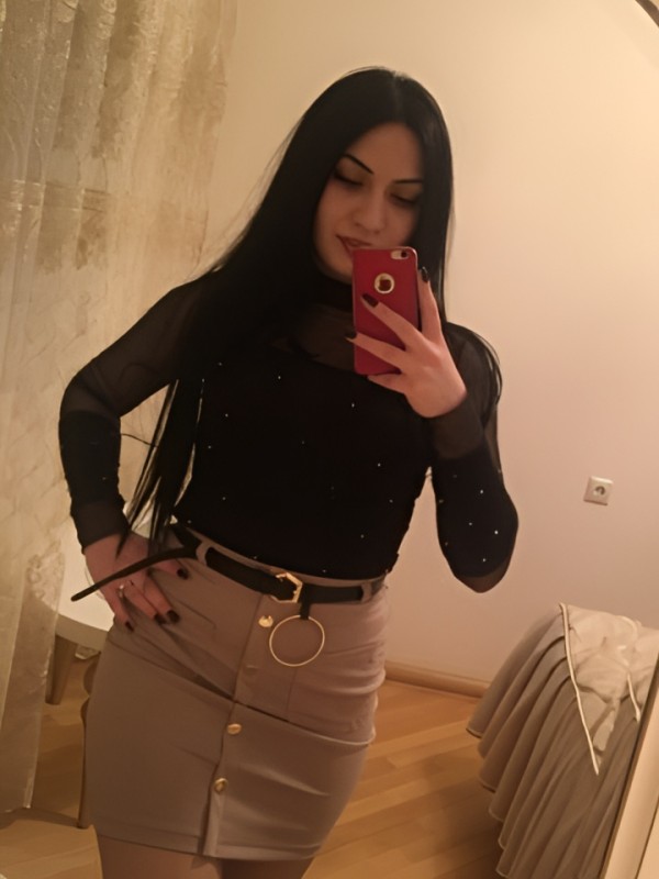 Мальвина привлекательная девушка из Мамы цена от 1500 руб