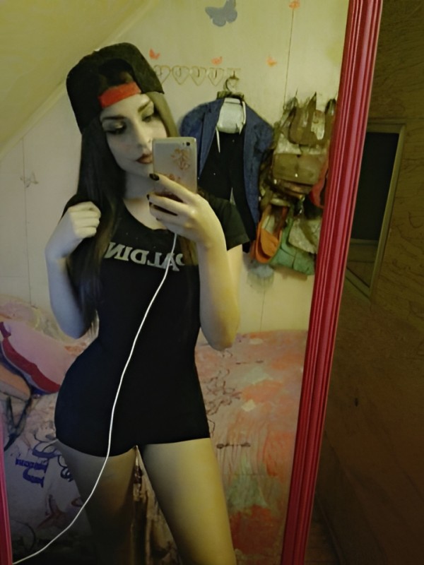 Рената привлекательная девушка из Мамы цена от 5000 руб