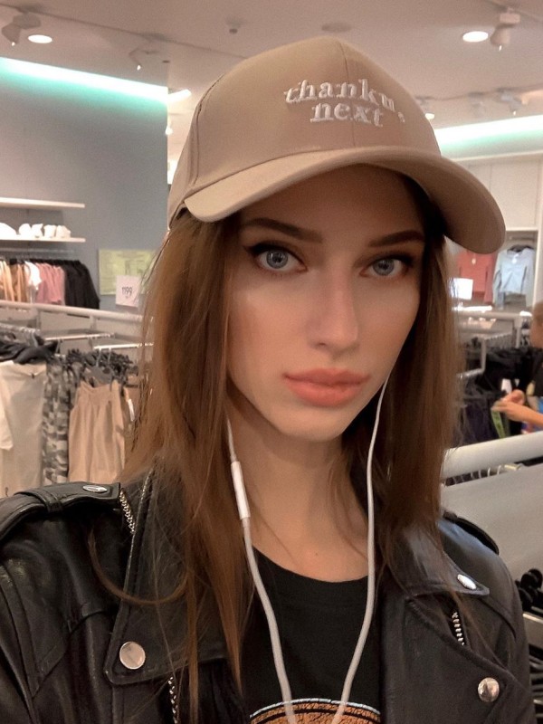 Лада привлекательная девушка из Мамы цена от 3000 руб