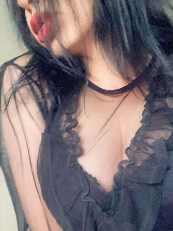 Регина привлекательная девушка из Мамы цена от 3000 руб