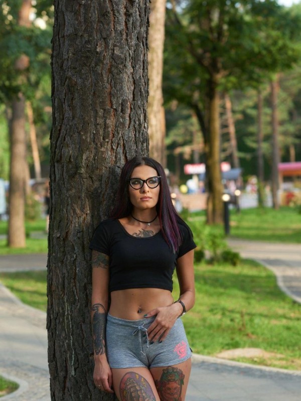 Римма привлекательная девушка из Мамы цена от 8000 руб