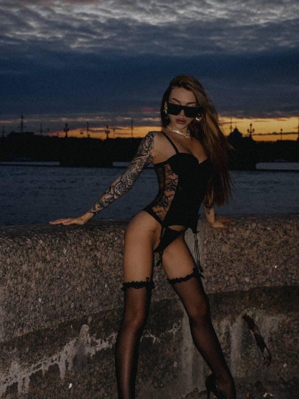 Ева привлекательная девушка из Мамы цена от 7000 руб